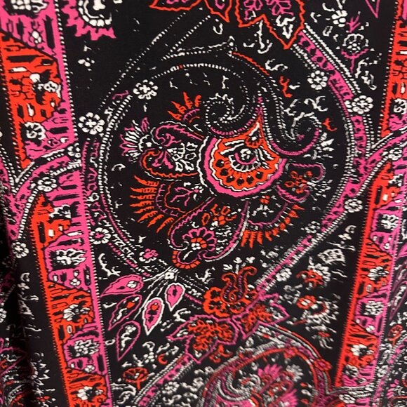 Neiman Marcus Plus Size Fuschia & Paisley Long Sleeved Hippie Midi Shift Dress - Picture 9 of 9